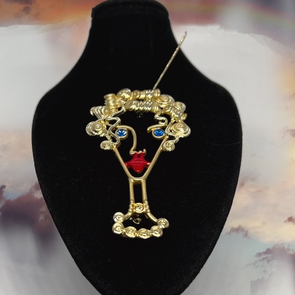 Vintage AJC Funny Figural Lady in Curlers & Lipstick 💄 Brooch - Picture 5 of 5